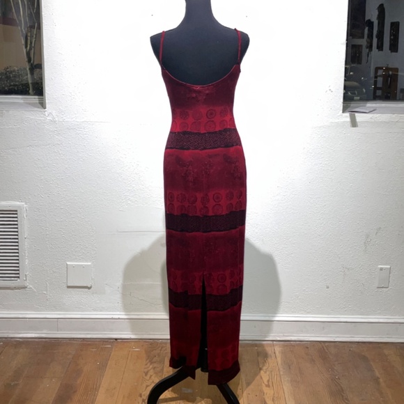 Red and black slinky Stretchy form-fitting Y2K. Dress. - Picture 3 of 6